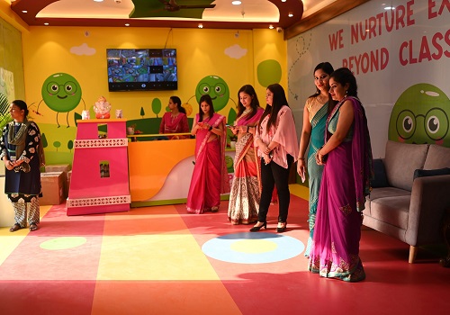 Peas in Pod gallery image Peas-in-Pod-NiralaAspire10.jpg